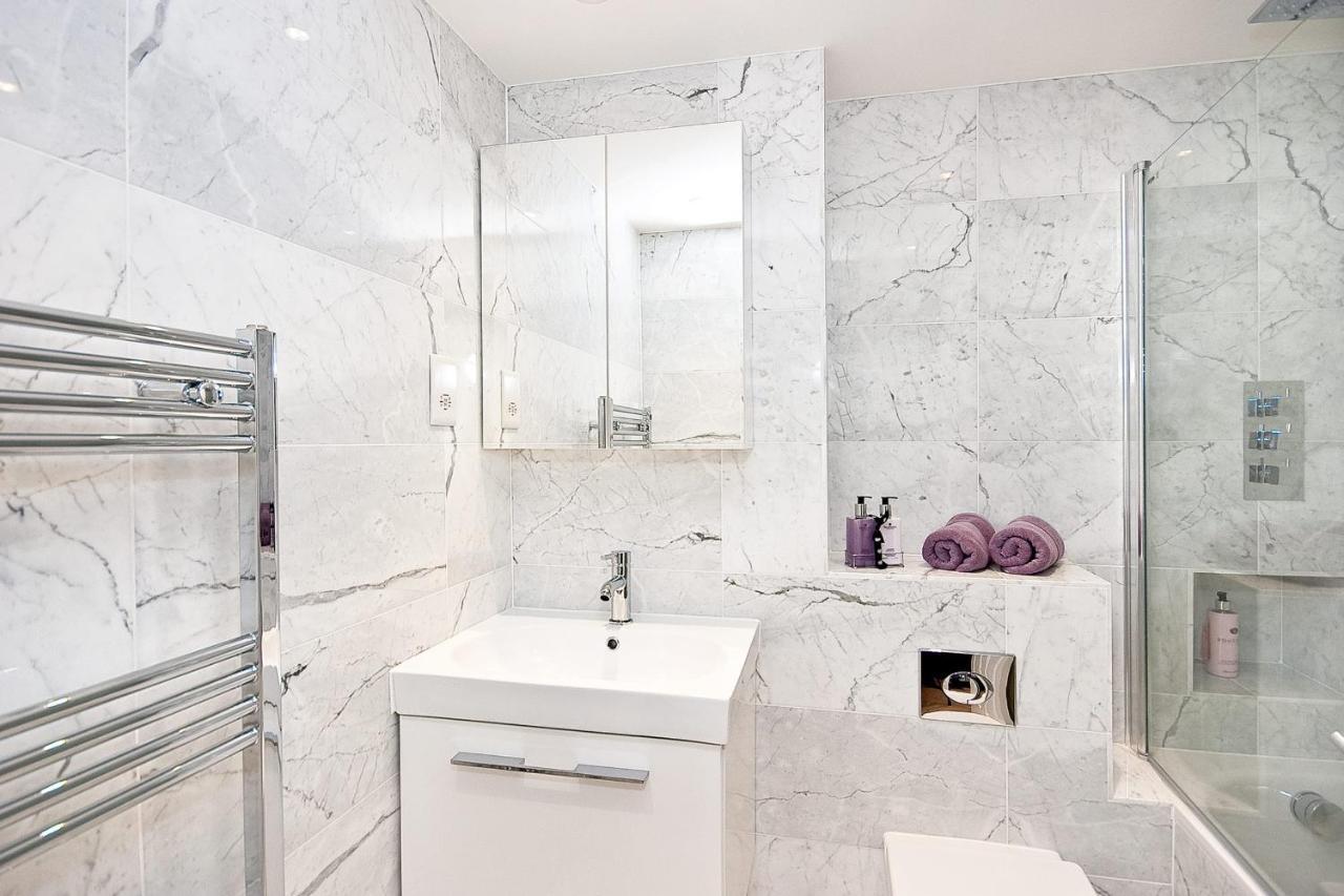 Stunning 2-Bedroom-Hosted By Sweetstay Londra Esterno foto